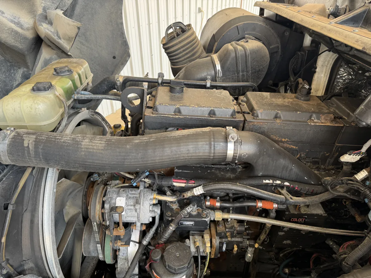 Volvo VN 2000 - Motor Cummins - 922,096 millas - en venta Chihuahua