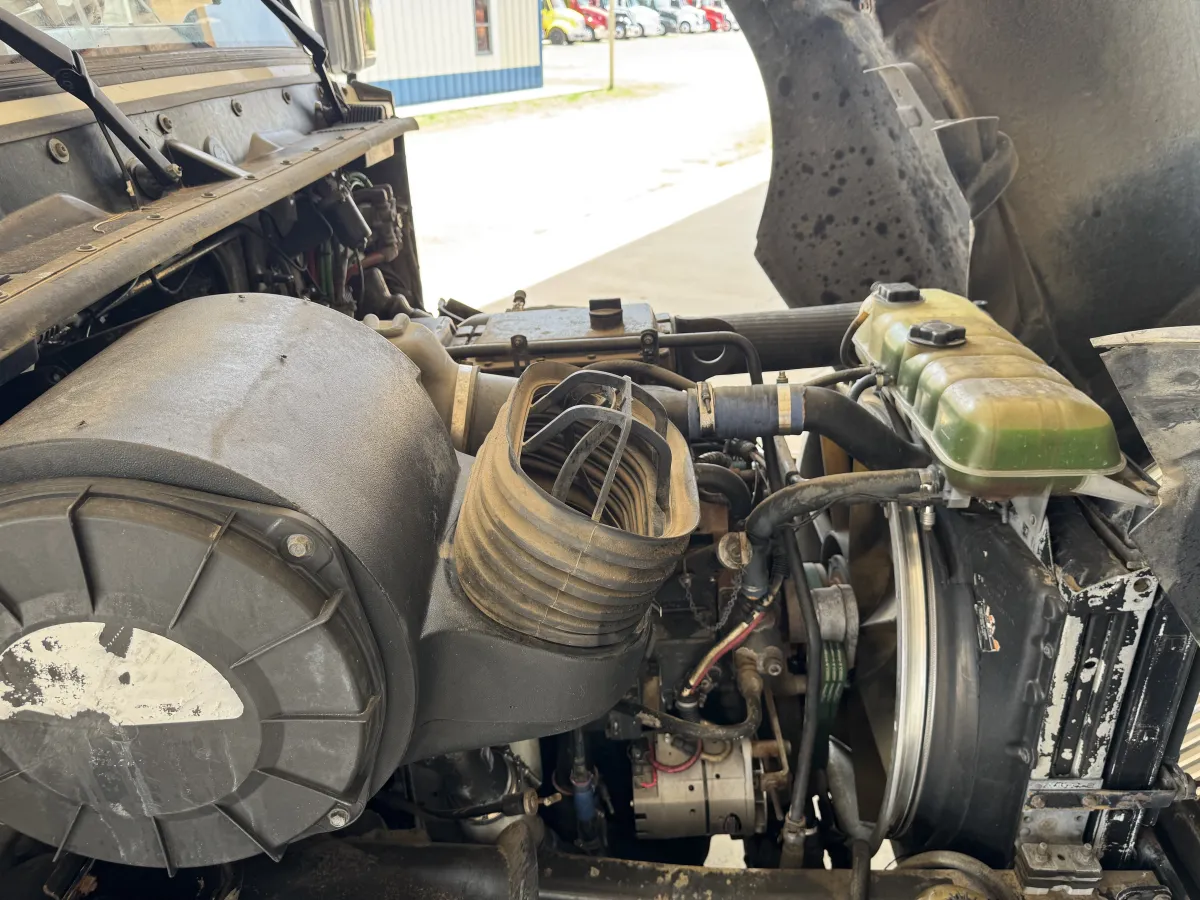 Volvo VN 2000 - Motor Cummins - 922,096 millas - en venta Chihuahua