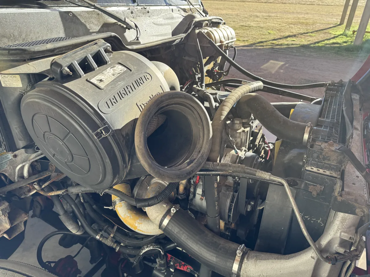 Freightliner Columbia 112 2004 - Motor Caterpillar - 964,055 millas - en venta Chihuahua