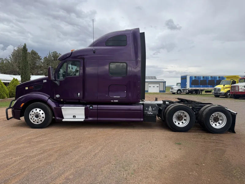 Peterbilt 587 2014 - Motor Paccar - 810,266 millas - foto 4 - en venta Chihuahua