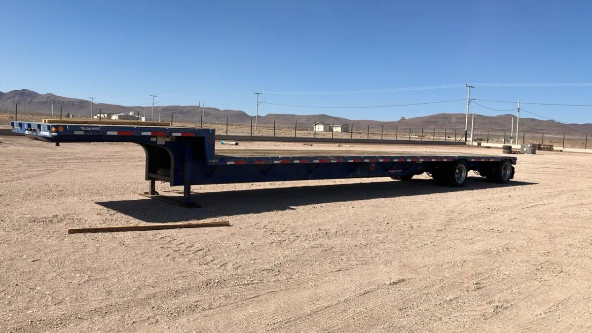 Internacional y Plataforma Great Dane 52 pies 2009 - Motor Cummins - 975,882 millas - en venta Chihuahua