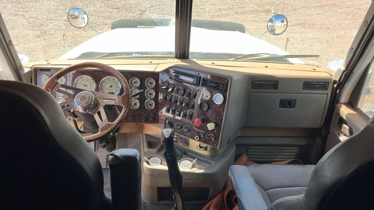 Internacional y Plataforma Great Dane 52 pies 2009 - Motor Cummins - 975,882 millas - en venta Chihuahua