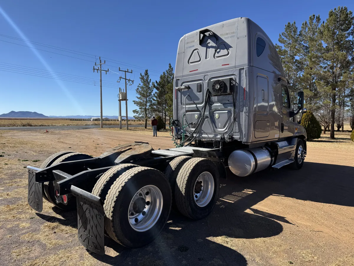 Freightliner Cascadia 2012 - Motor Cummins - 848,047 millas - en venta Chihuahua