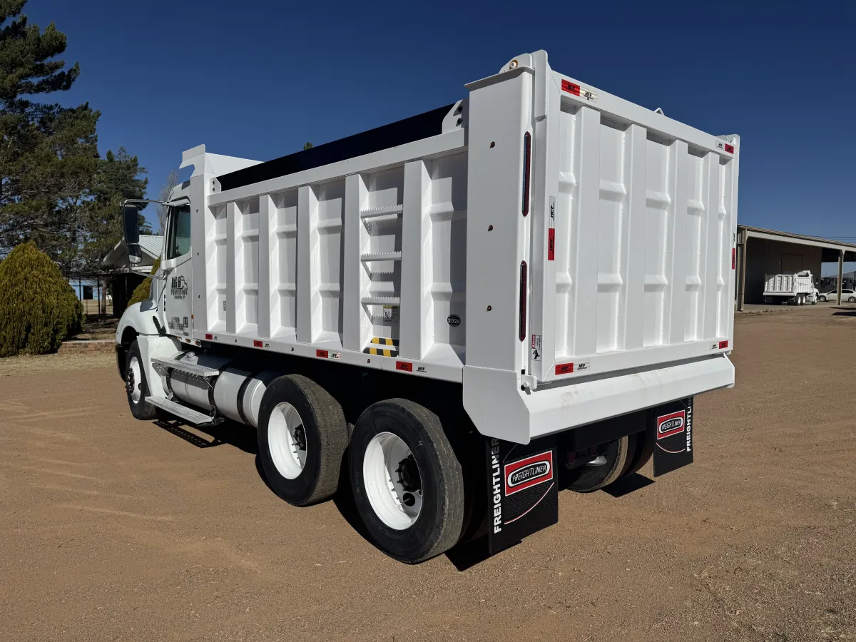 Freightliner Columbia 14 Metros - Acorazado 2004 - Motor Mercedes - 1,101,576 millas - en venta Chihuahua