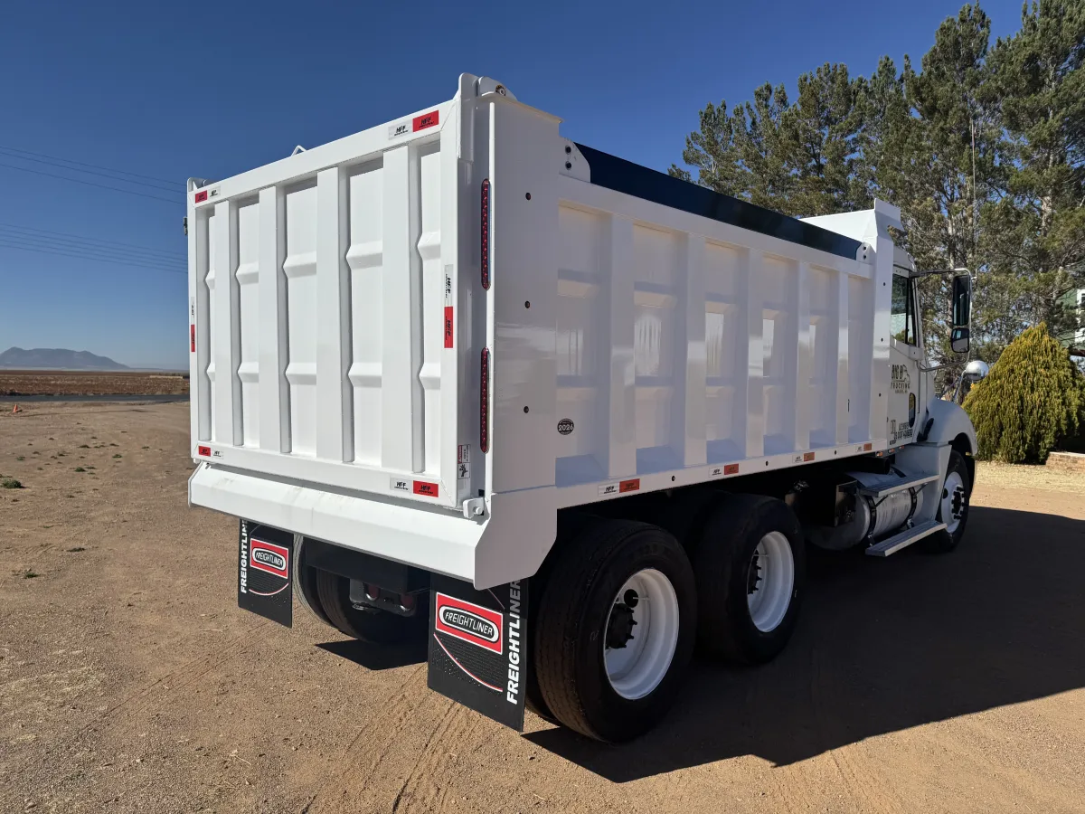 Freightliner Columbia 14 Metros - Acorazado 2004 - Motor Mercedes - 1,101,576 millas - en venta Chihuahua