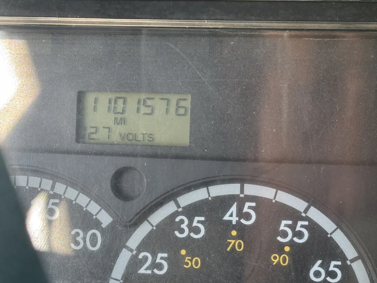 Freightliner Columbia 14 Metros - Acorazado 2004 - Motor Mercedes - 1,101,576 millas - en venta Chihuahua