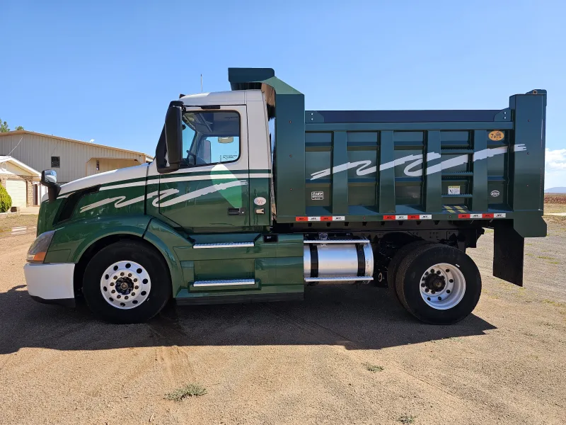 Volvo VNL 7m3 Acorazado Muelles 2016 - Motor Cummins - 964,170 millas - foto 4 - en venta Chihuahua