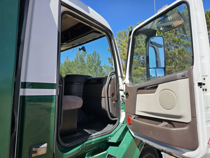 Volvo VNL 7m3 Acorazado Muelles 2016 - Motor Cummins - 964,170 millas - foto 15 - en venta Chihuahua
