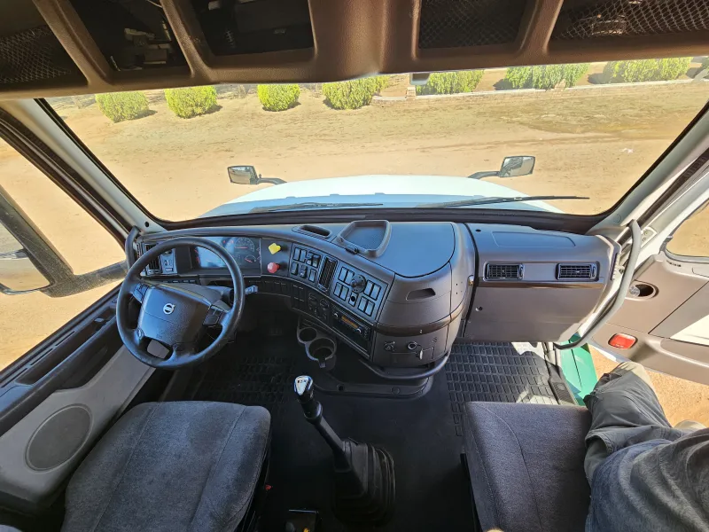 Volvo VNL 7m3 Acorazado Muelles 2016 - Motor Cummins - 964,170 millas - foto 17 - en venta Chihuahua