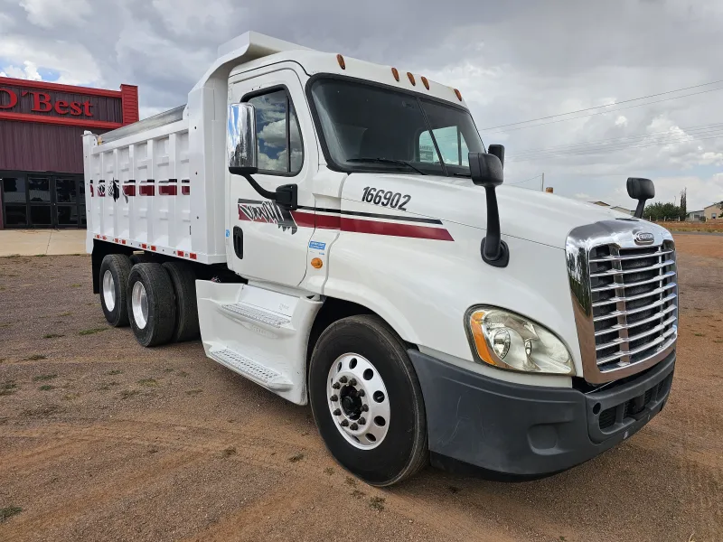 Freightliner Cascadia 2014 - Motor Detroit - 851,253 millas - foto 1 - en venta Chihuahua