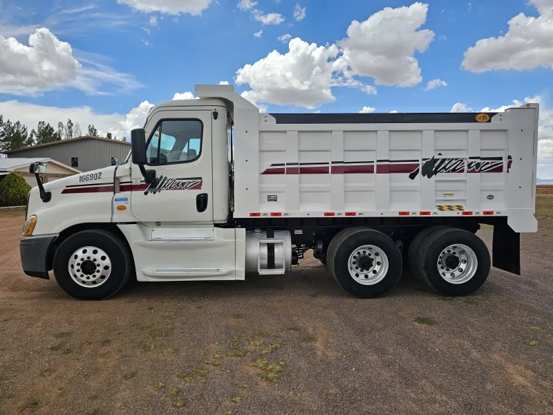 Freightliner Cascadia 2014 - Motor Detroit - 851,253 millas - foto 4 - en venta Chihuahua