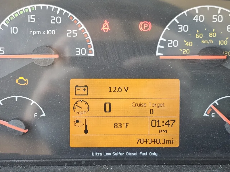 Volvo VNL 7m3 Acorazado Muelles 2016 - Motor Cummins - 784,340 millas - foto 18 - en venta Chihuahua