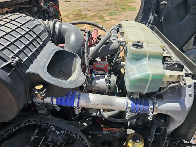 Volvo VNL 7m3 Acorazado Muelles 2013 - Motor Cummins - 640,309 millas - foto 22 - en venta Chihuahua