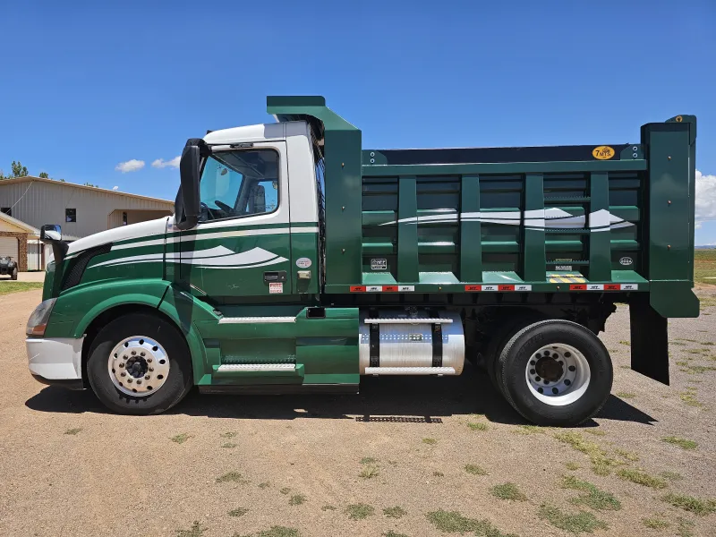 Volvo VNL 7m3 Acorazado Muelles 2016 - Motor Cummins - 784,340 millas - foto 4 - en venta Chihuahua